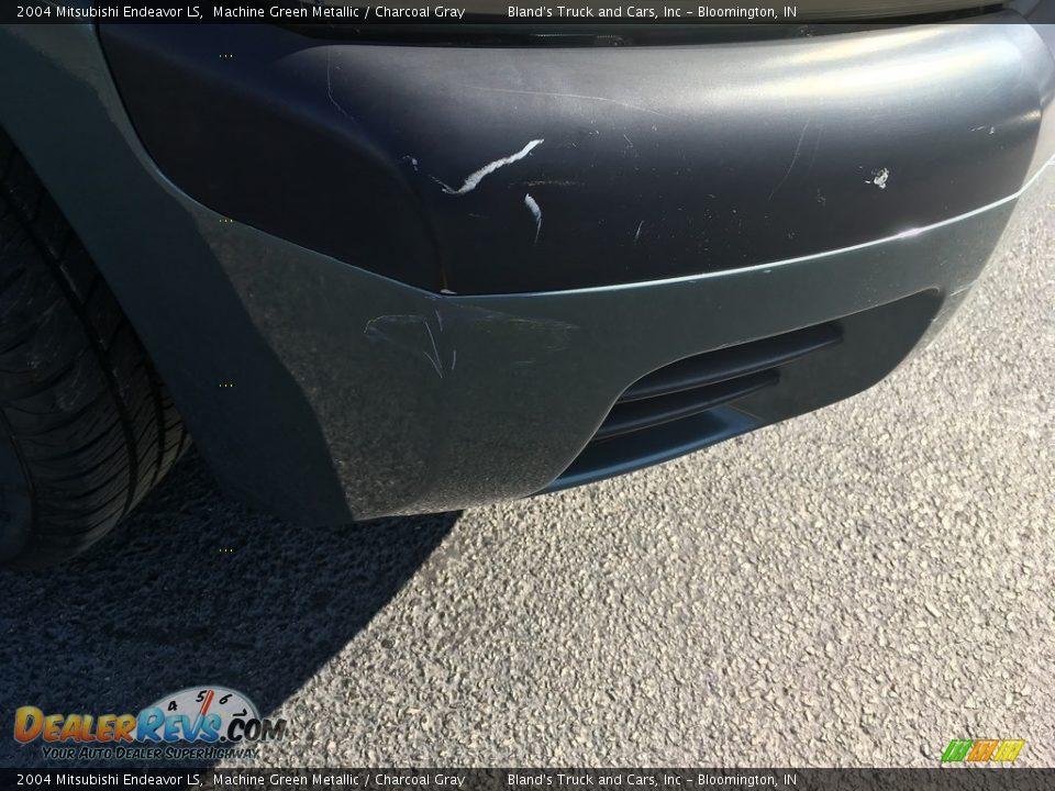2004 Mitsubishi Endeavor LS Machine Green Metallic / Charcoal Gray Photo #26