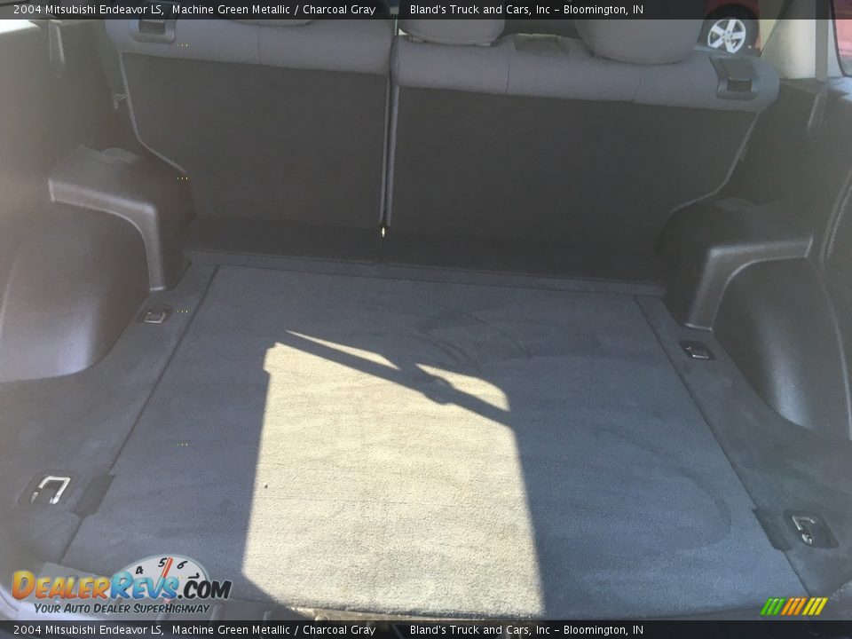 2004 Mitsubishi Endeavor LS Machine Green Metallic / Charcoal Gray Photo #29