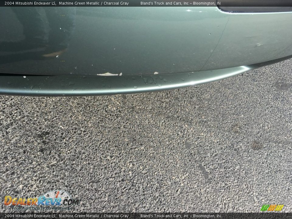 2004 Mitsubishi Endeavor LS Machine Green Metallic / Charcoal Gray Photo #32