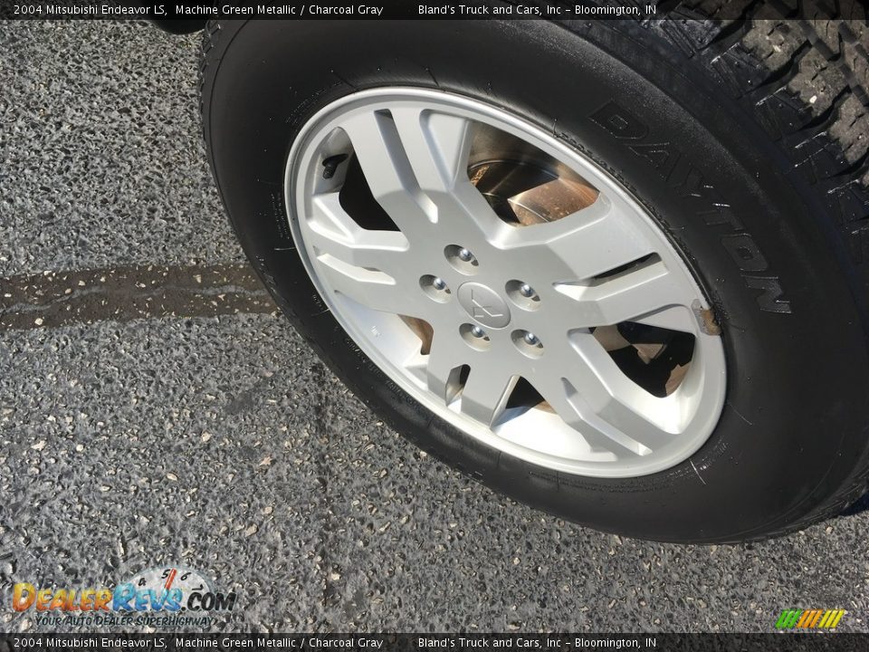 2004 Mitsubishi Endeavor LS Machine Green Metallic / Charcoal Gray Photo #33