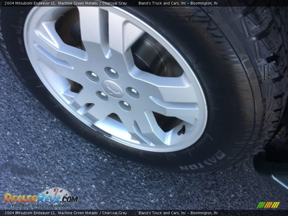 2004 Mitsubishi Endeavor LS Machine Green Metallic / Charcoal Gray Photo #34