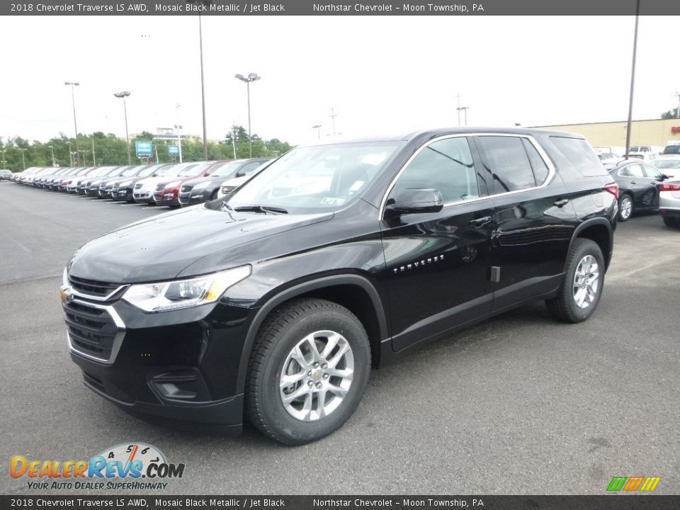 Front 3/4 View of 2018 Chevrolet Traverse LS AWD Photo #1