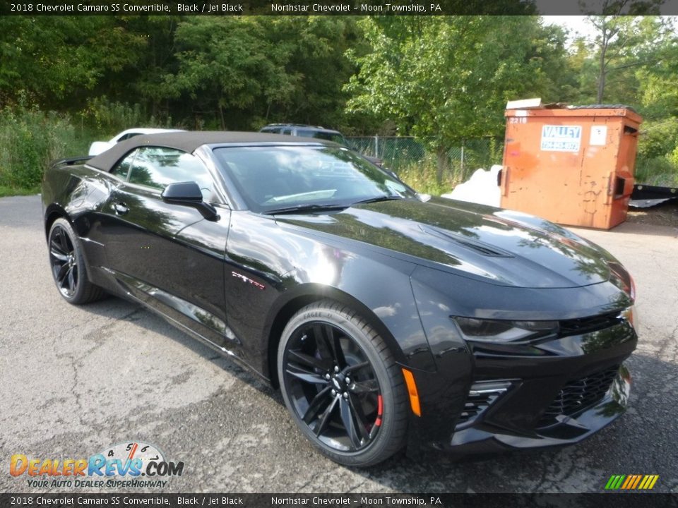 Front 3/4 View of 2018 Chevrolet Camaro SS Convertible Photo #7