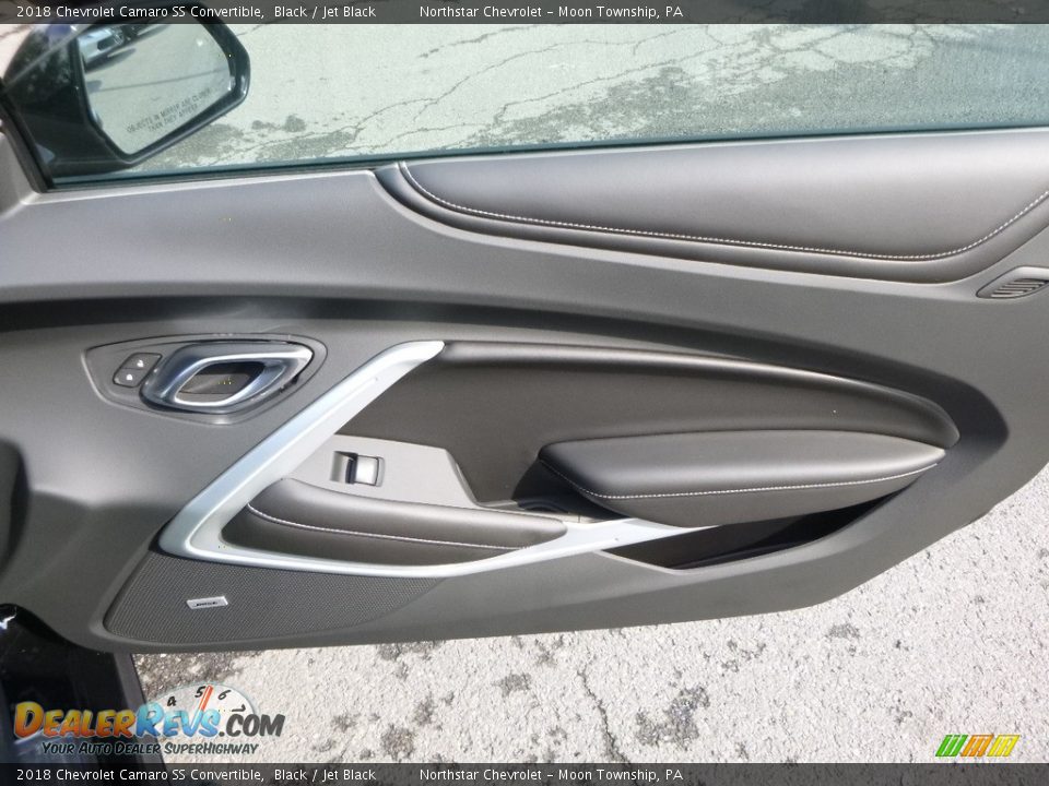 Door Panel of 2018 Chevrolet Camaro SS Convertible Photo #10