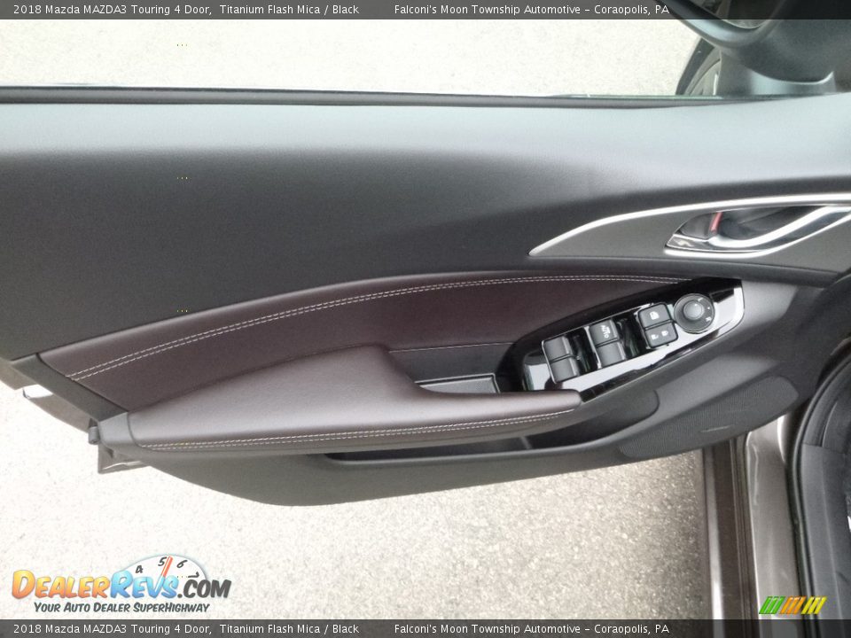 2018 Mazda MAZDA3 Touring 4 Door Titanium Flash Mica / Black Photo #10