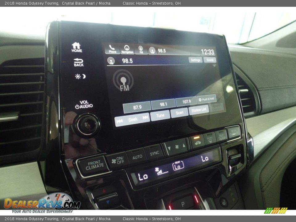 2018 Honda Odyssey Touring Crystal Black Pearl / Mocha Photo #11