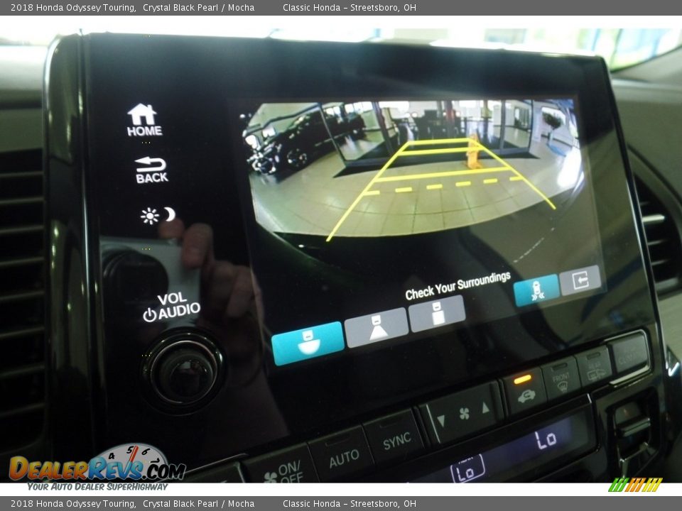 2018 Honda Odyssey Touring Crystal Black Pearl / Mocha Photo #12