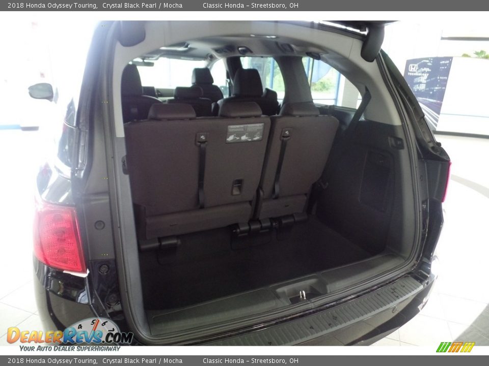 2018 Honda Odyssey Touring Crystal Black Pearl / Mocha Photo #14