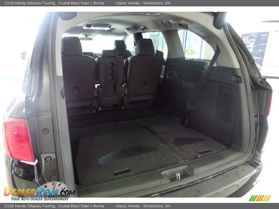 2018 Honda Odyssey Touring Crystal Black Pearl / Mocha Photo #15