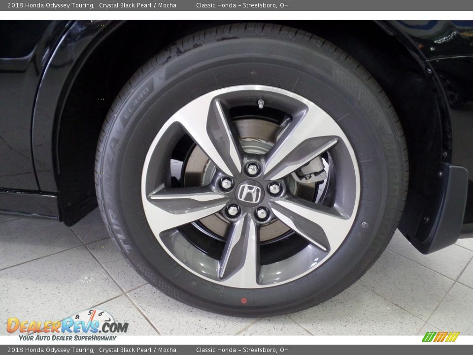2018 Honda Odyssey Touring Crystal Black Pearl / Mocha Photo #16