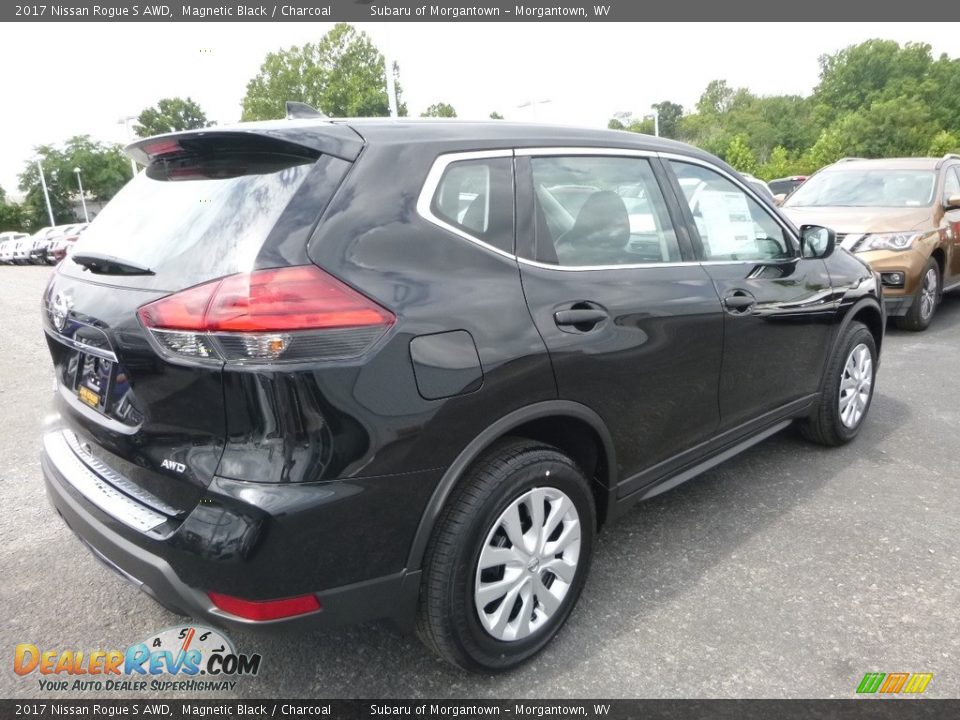 2017 Nissan Rogue S AWD Magnetic Black / Charcoal Photo #4