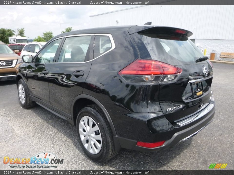 2017 Nissan Rogue S AWD Magnetic Black / Charcoal Photo #6