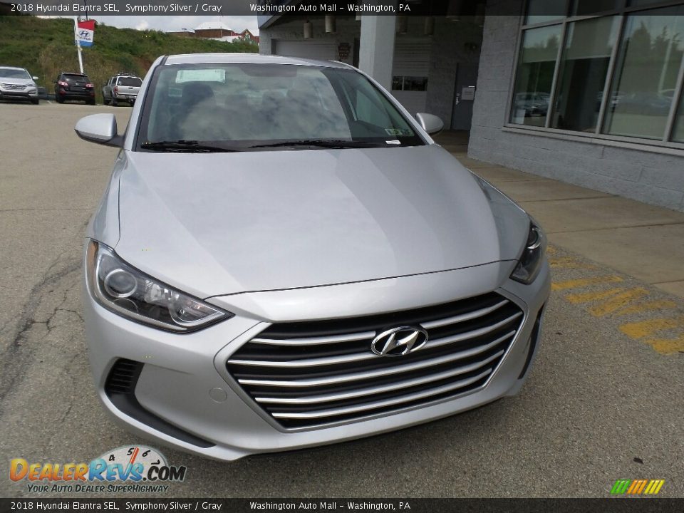 2018 Hyundai Elantra SEL Symphony Silver / Gray Photo #4
