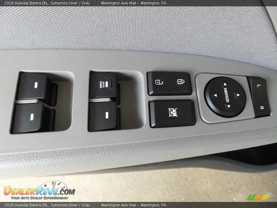 Controls of 2018 Hyundai Elantra SEL Photo #15