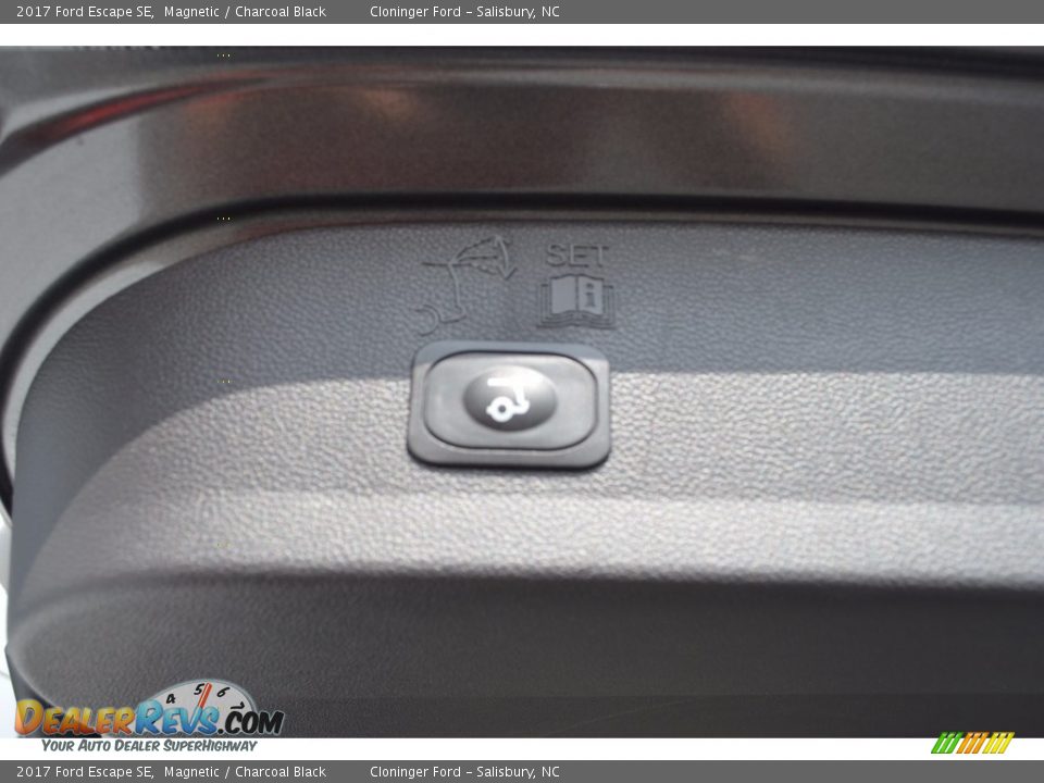 2017 Ford Escape SE Magnetic / Charcoal Black Photo #10