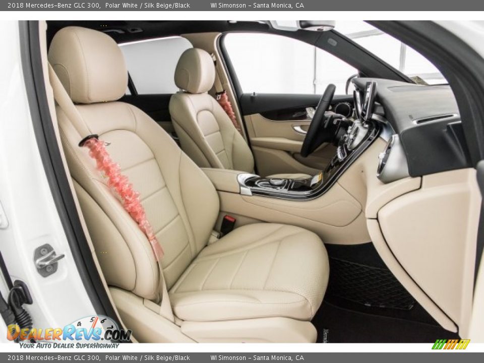 2018 Mercedes-Benz GLC 300 Polar White / Silk Beige/Black Photo #2