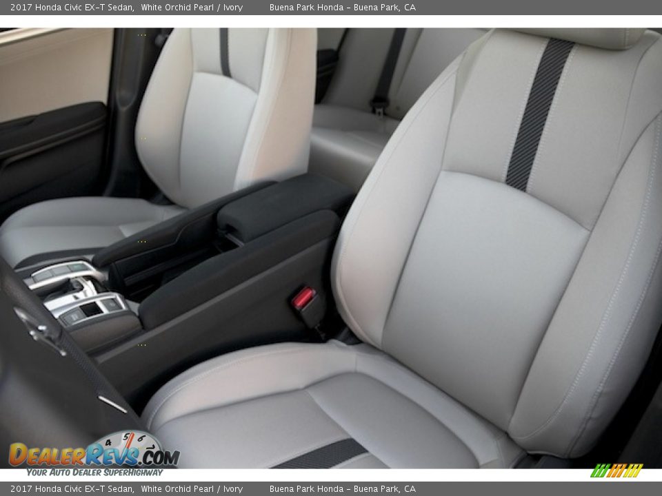2017 Honda Civic EX-T Sedan White Orchid Pearl / Ivory Photo #11