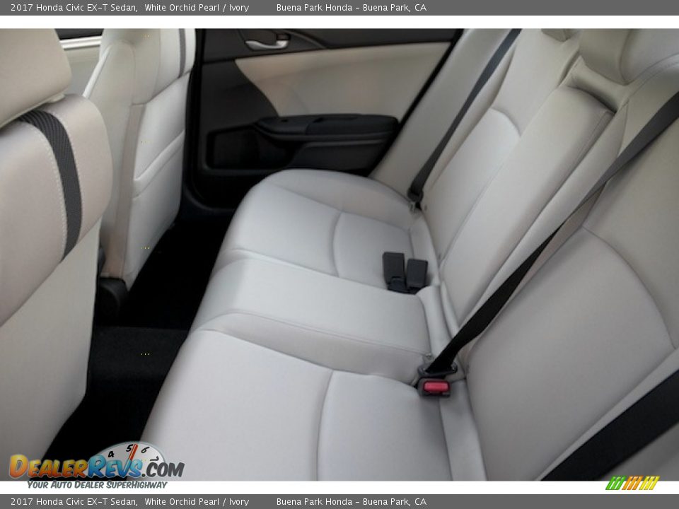 2017 Honda Civic EX-T Sedan White Orchid Pearl / Ivory Photo #12