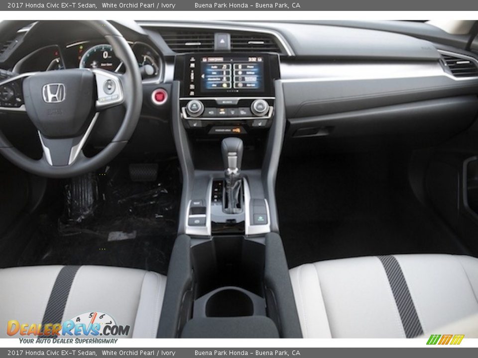 2017 Honda Civic EX-T Sedan White Orchid Pearl / Ivory Photo #13