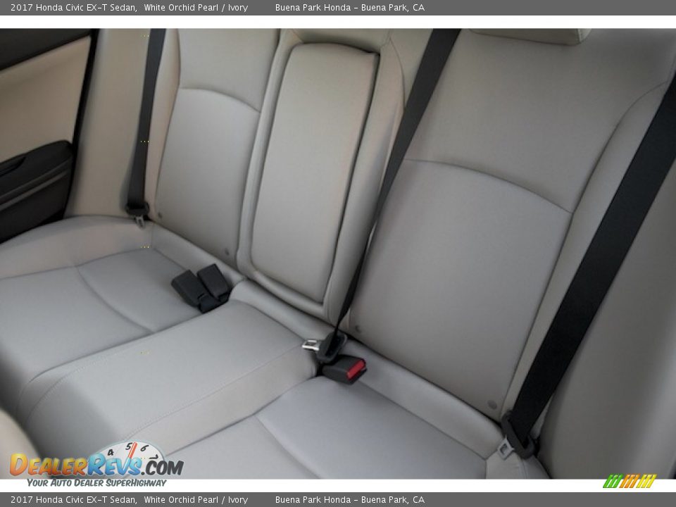 2017 Honda Civic EX-T Sedan White Orchid Pearl / Ivory Photo #15