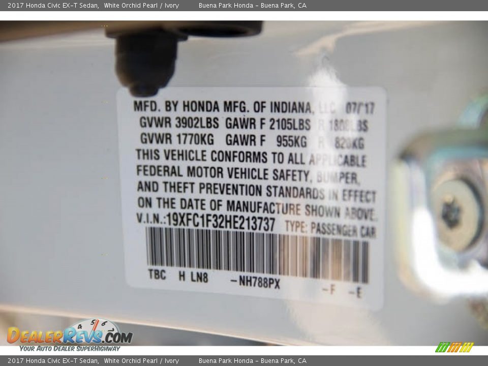 2017 Honda Civic EX-T Sedan White Orchid Pearl / Ivory Photo #18