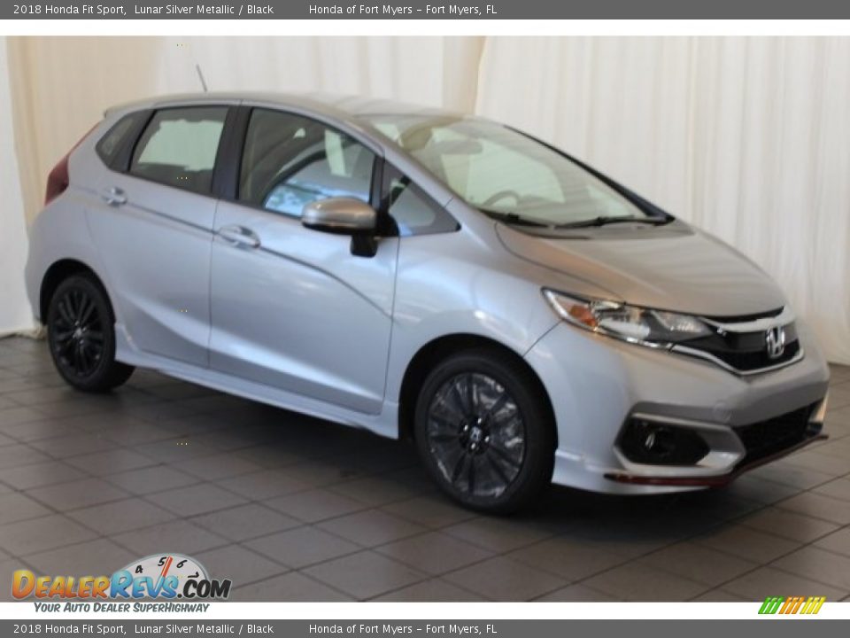 Front 3/4 View of 2018 Honda Fit Sport Photo #2