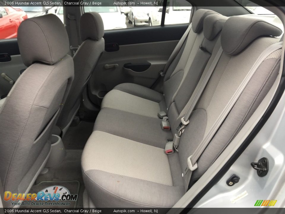 2006 Hyundai Accent GLS Sedan Charcoal Gray / Beige Photo #5