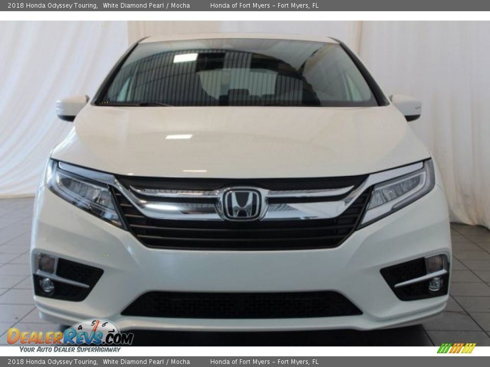 2018 Honda Odyssey Touring White Diamond Pearl / Mocha Photo #3