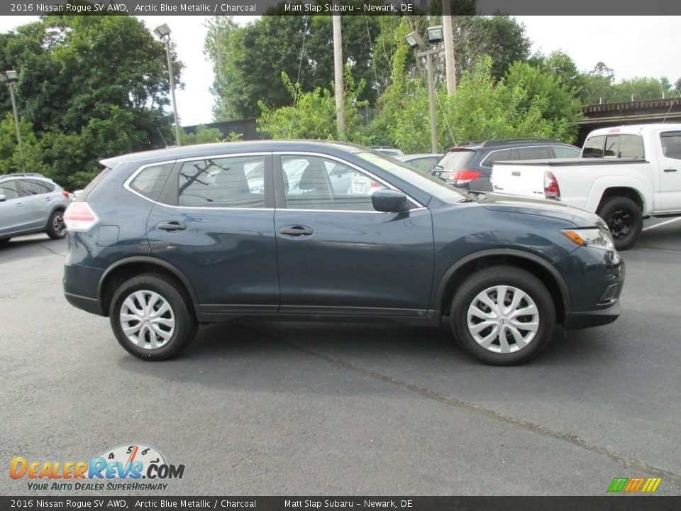 2016 Nissan Rogue SV AWD Arctic Blue Metallic / Charcoal Photo #5
