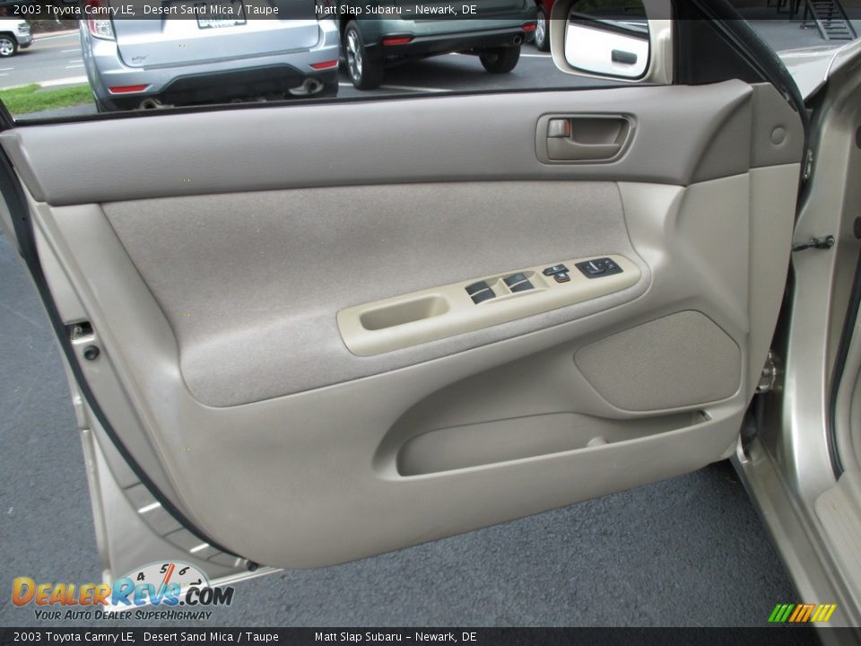 2003 Toyota Camry LE Desert Sand Mica / Taupe Photo #13