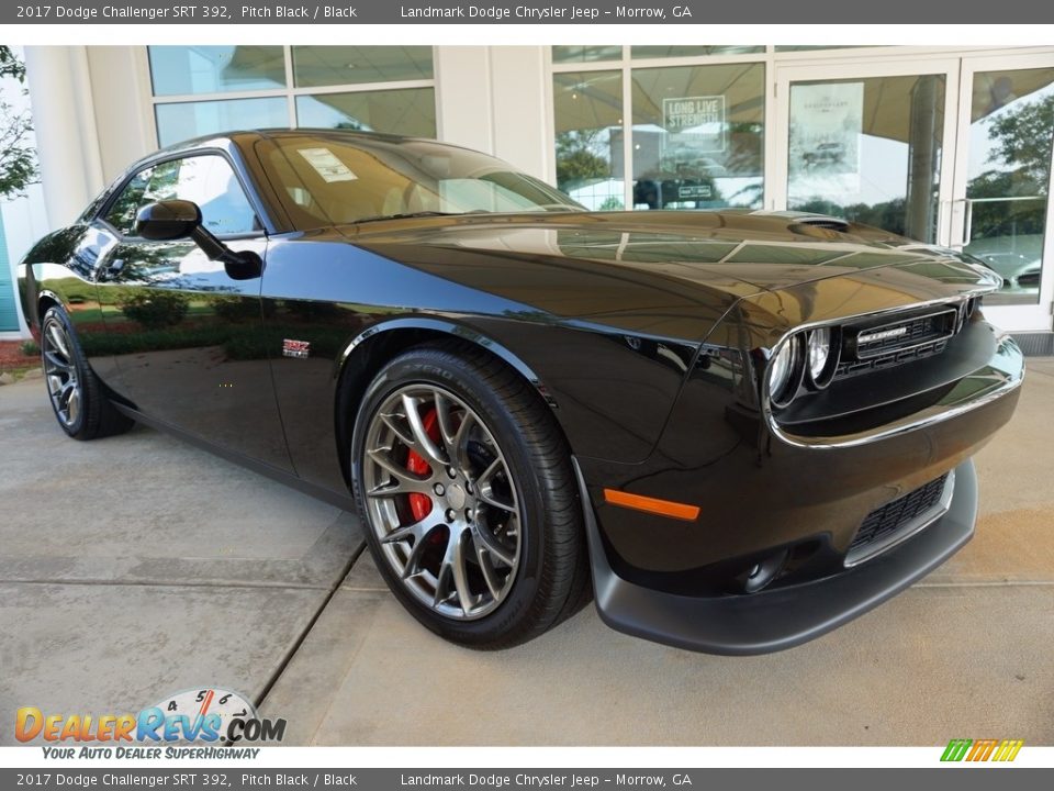 Front 3/4 View of 2017 Dodge Challenger SRT 392 Photo #3