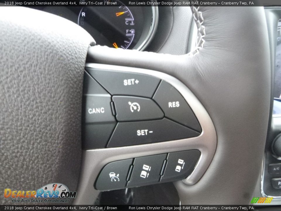 2018 Jeep Grand Cherokee Overland 4x4 Ivory Tri-Coat / Brown Photo #18