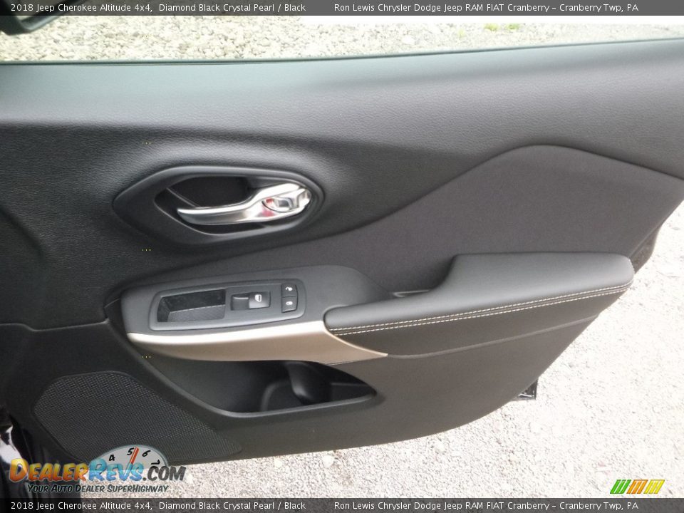2018 Jeep Cherokee Altitude 4x4 Diamond Black Crystal Pearl / Black Photo #12