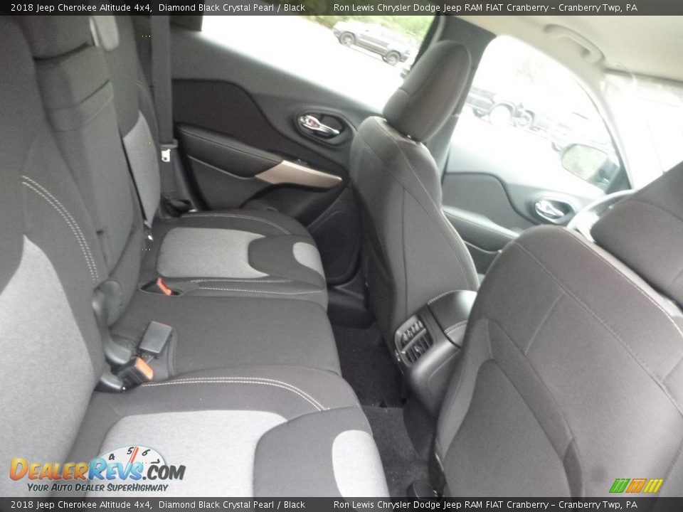 2018 Jeep Cherokee Altitude 4x4 Diamond Black Crystal Pearl / Black Photo #13