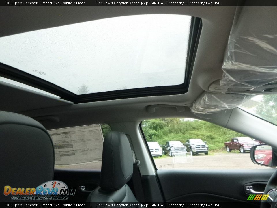 2018 Jeep Compass Limited 4x4 White / Black Photo #11