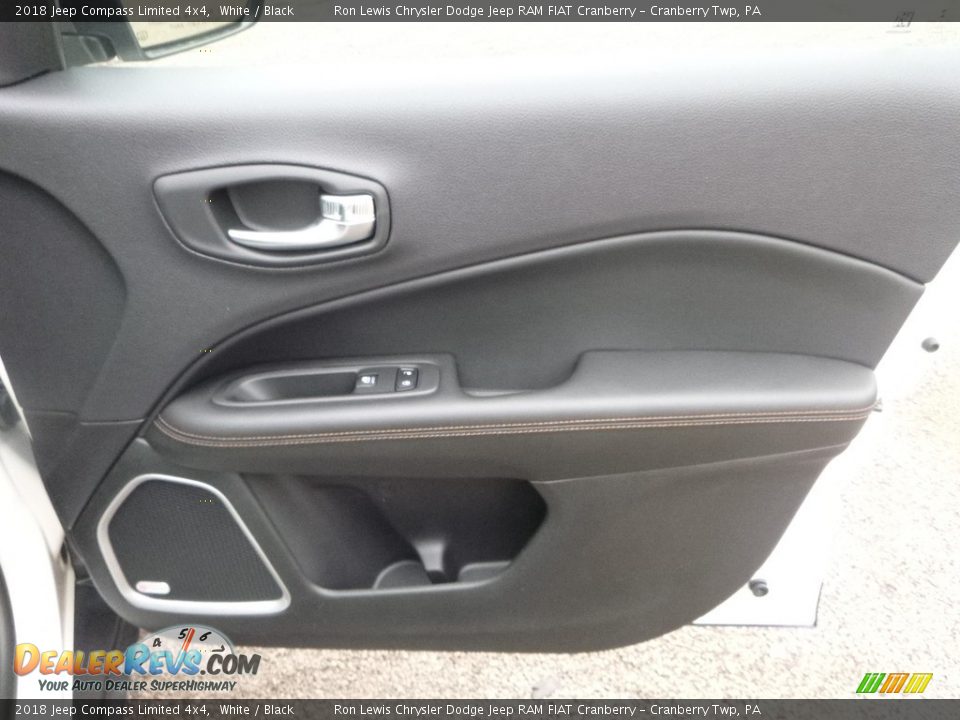 2018 Jeep Compass Limited 4x4 White / Black Photo #12