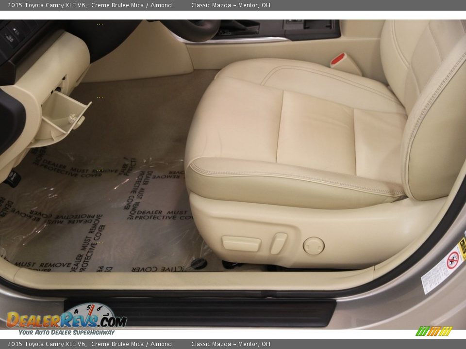 Front Seat of 2015 Toyota Camry XLE V6 Photo #7