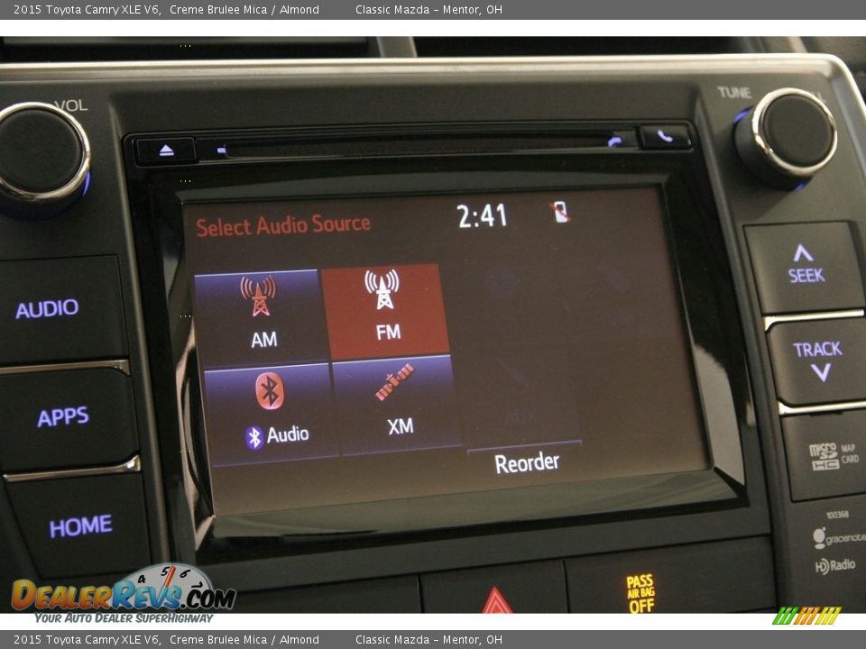 Controls of 2015 Toyota Camry XLE V6 Photo #16