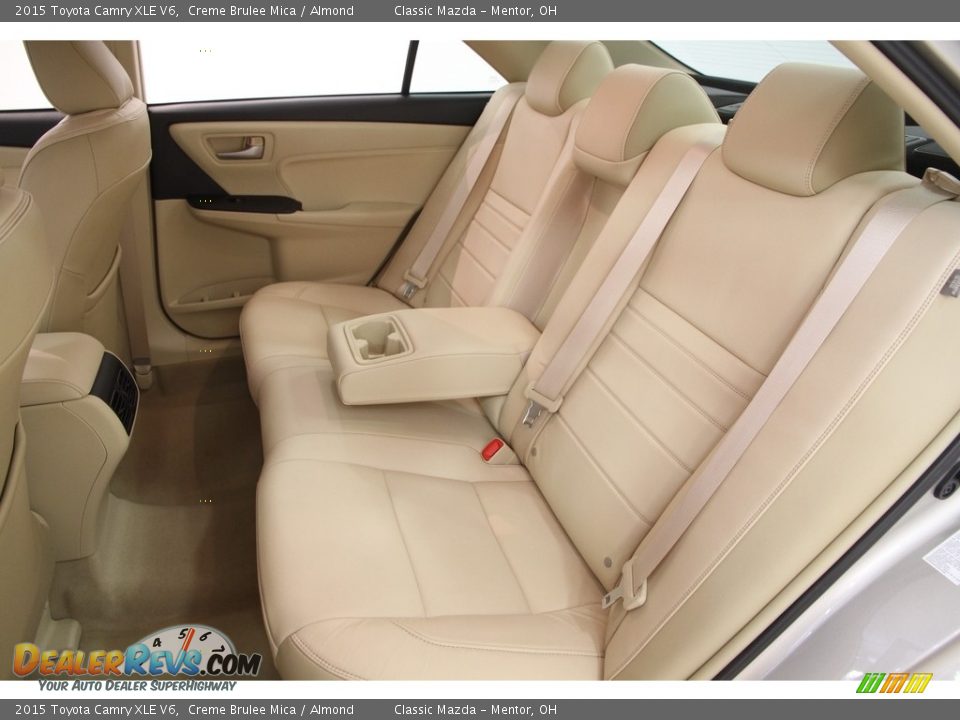 Rear Seat of 2015 Toyota Camry XLE V6 Photo #25