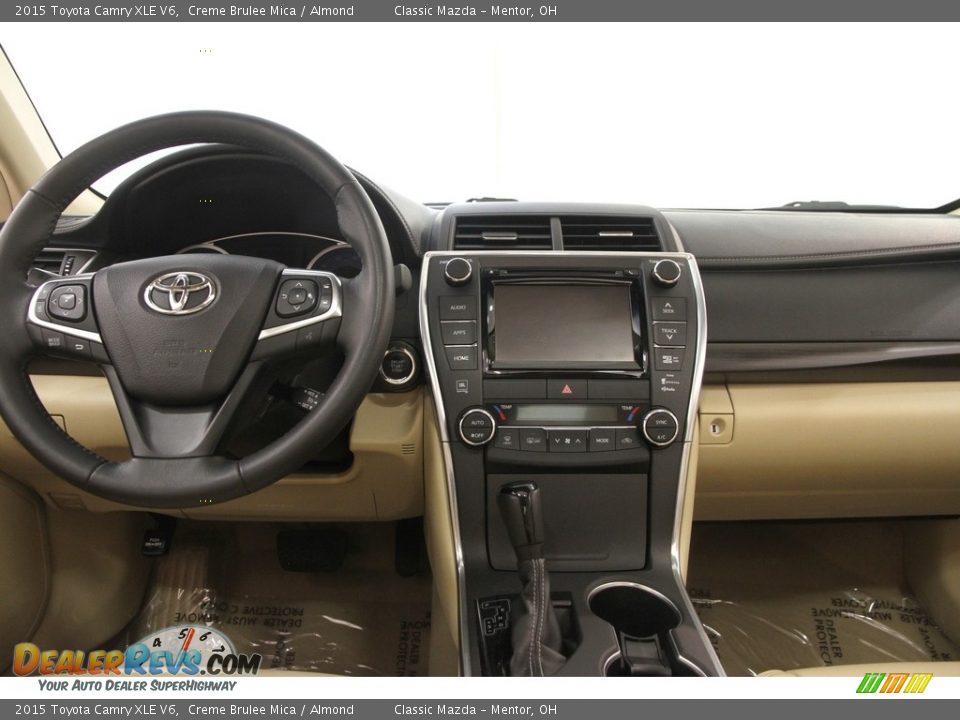 Dashboard of 2015 Toyota Camry XLE V6 Photo #26