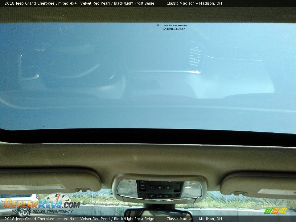 2018 Jeep Grand Cherokee Limited 4x4 Velvet Red Pearl / Black/Light Frost Beige Photo #10