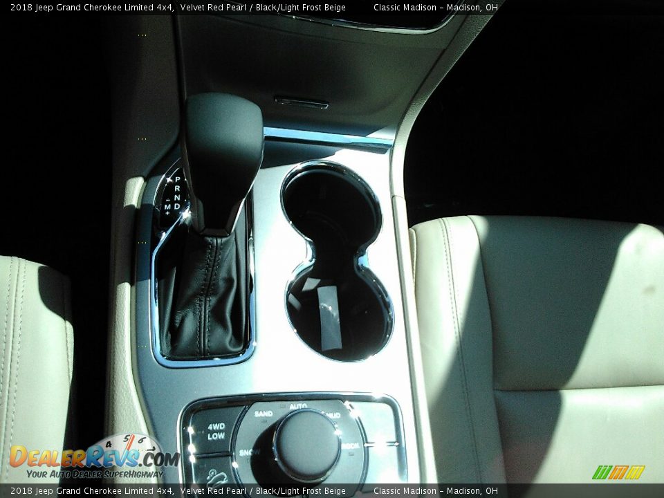2018 Jeep Grand Cherokee Limited 4x4 Velvet Red Pearl / Black/Light Frost Beige Photo #16