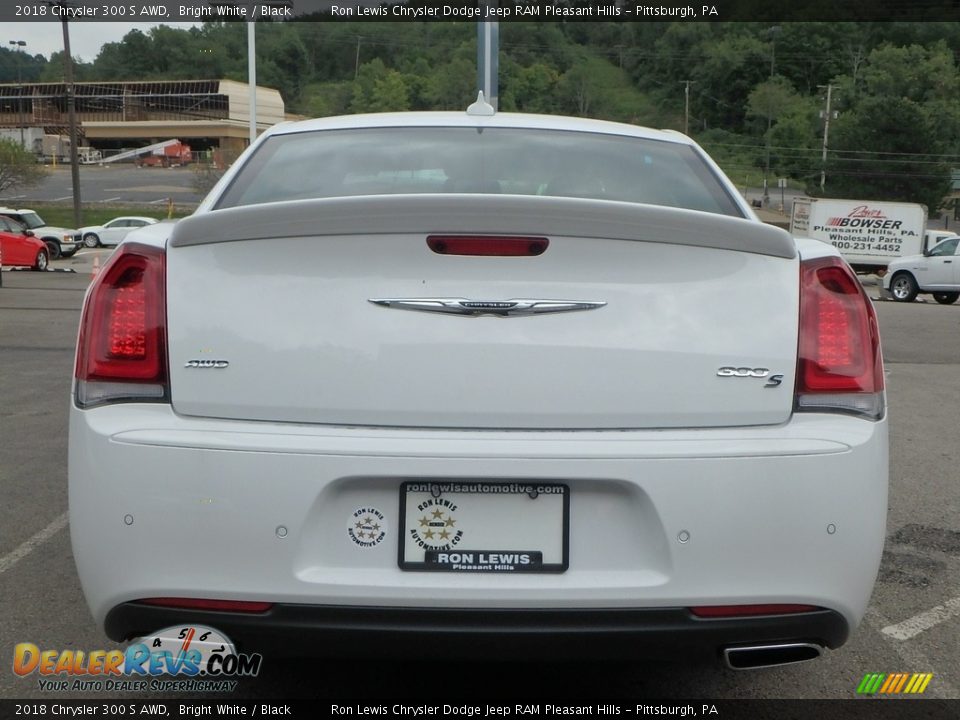 2018 Chrysler 300 S AWD Bright White / Black Photo #4