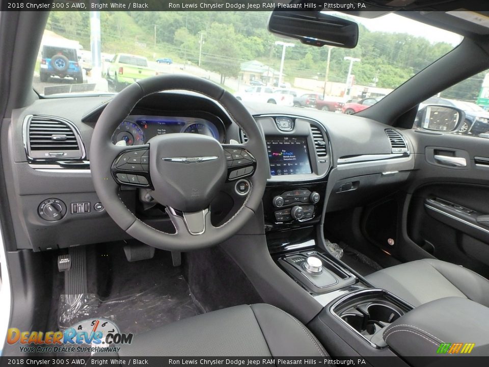 Black Interior - 2018 Chrysler 300 S AWD Photo #12