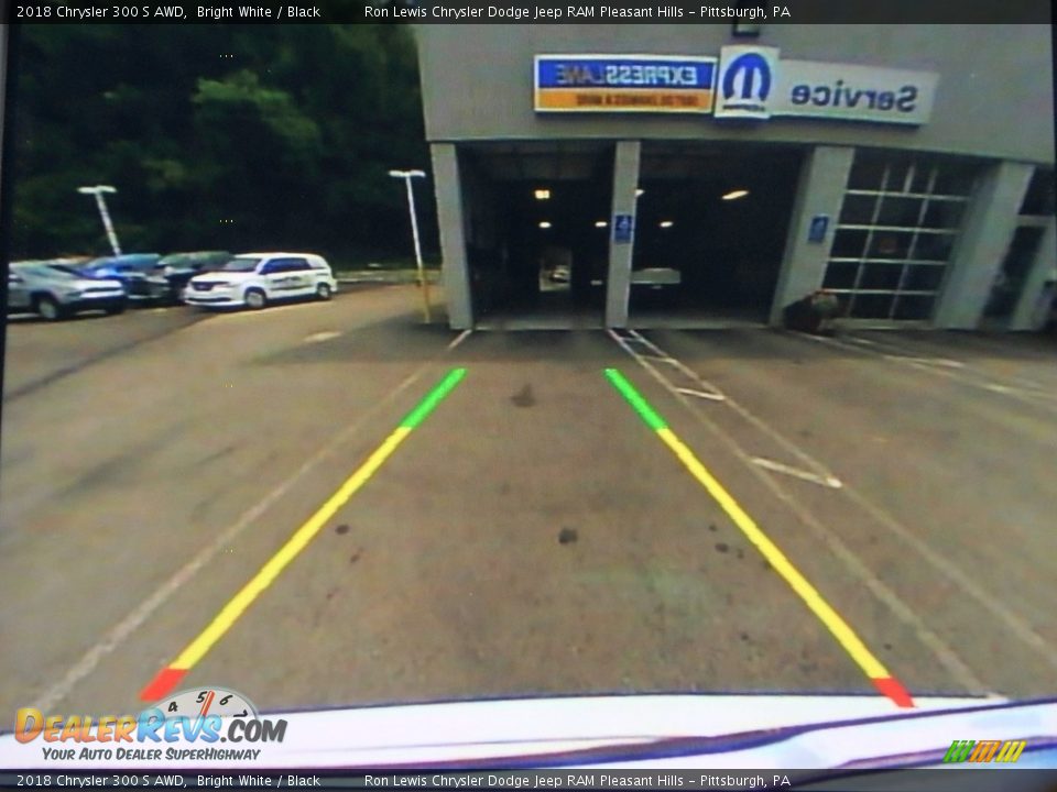 2018 Chrysler 300 S AWD Bright White / Black Photo #17