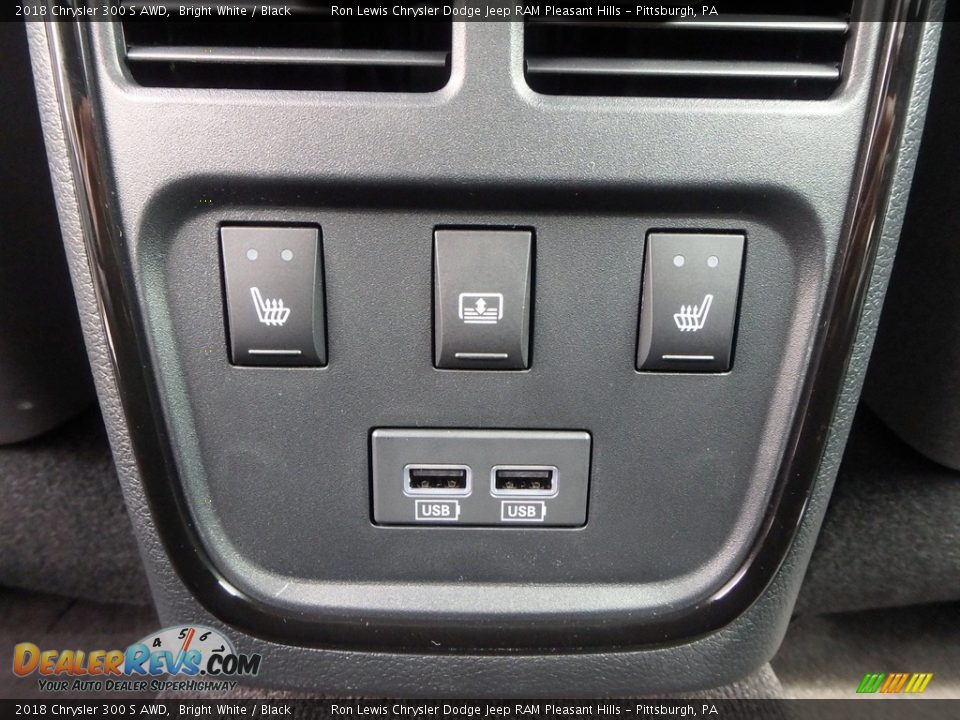 2018 Chrysler 300 S AWD Bright White / Black Photo #19