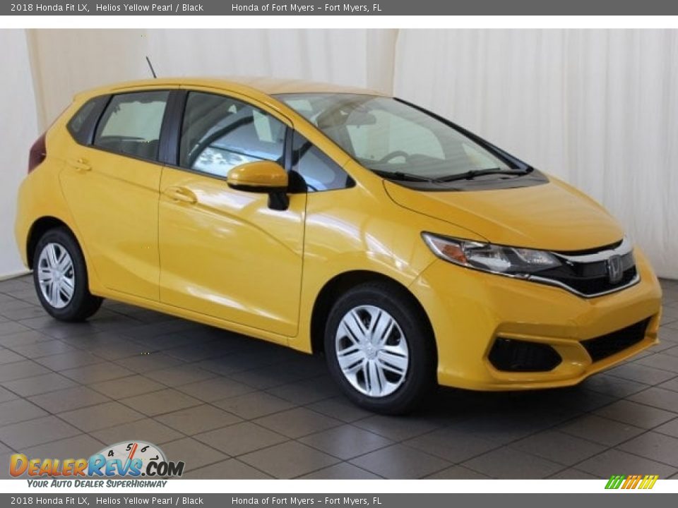 Front 3/4 View of 2018 Honda Fit LX Photo #2