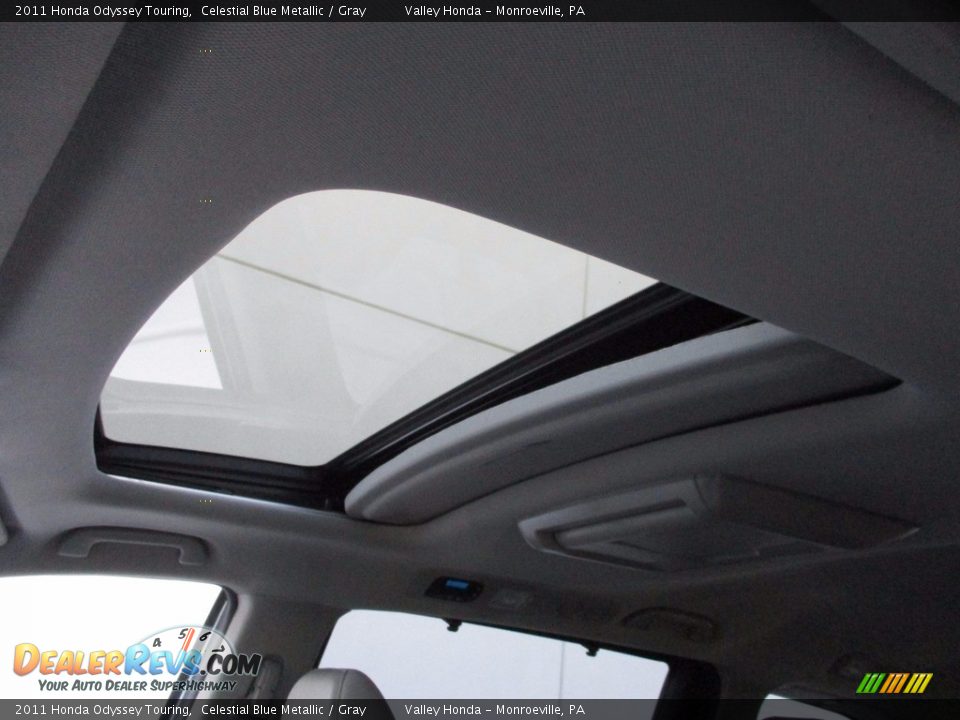 2011 Honda Odyssey Touring Celestial Blue Metallic / Gray Photo #9