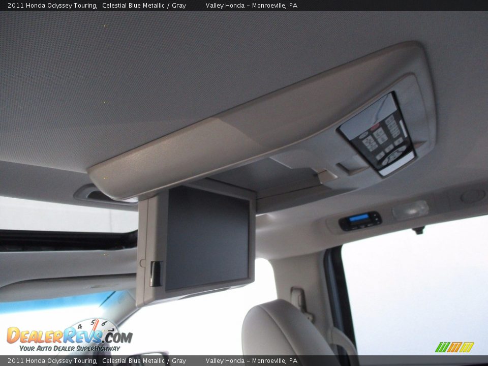 2011 Honda Odyssey Touring Celestial Blue Metallic / Gray Photo #18