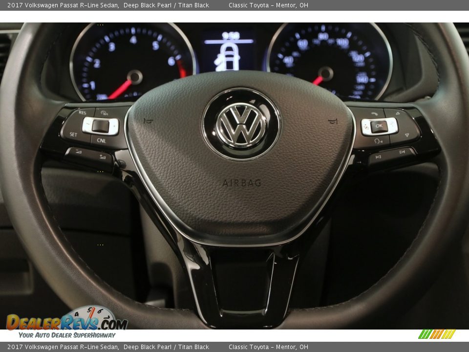 2017 Volkswagen Passat R-Line Sedan Steering Wheel Photo #8